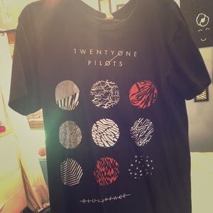 Twenty one pilots shirt